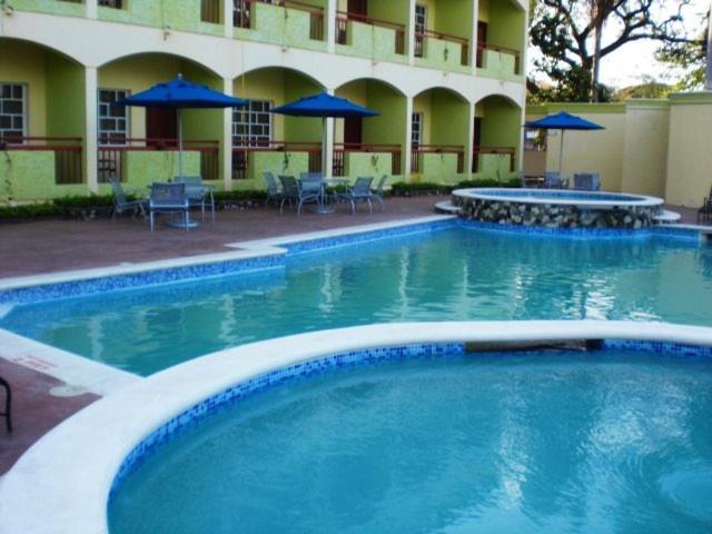 Hotel Novus Caoba Esperanza Eksteriør bilde
